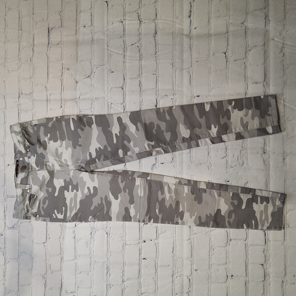 Lord & Taylor Design Lab snow winter camo pants jeans adjustable waist 10 - Picture 4 of 4